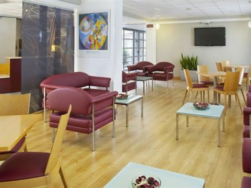 B&B Hotel Roma Tuscolana San Giovanni 3*, Rzym