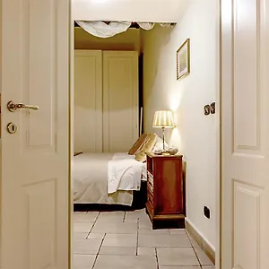  Apartment Palazzo Farnese Historical