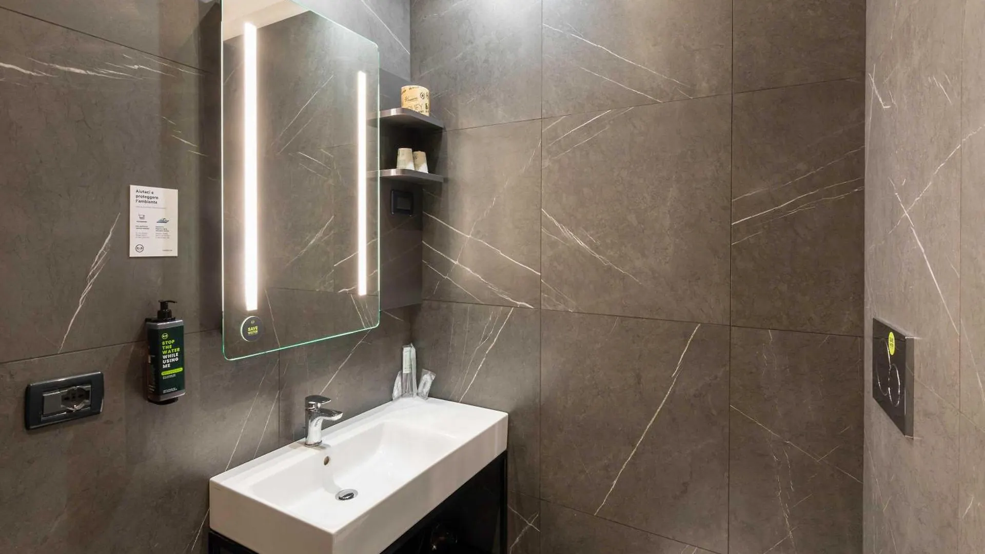 B&B Hotel Roma Tuscolana San Giovanni 3*,